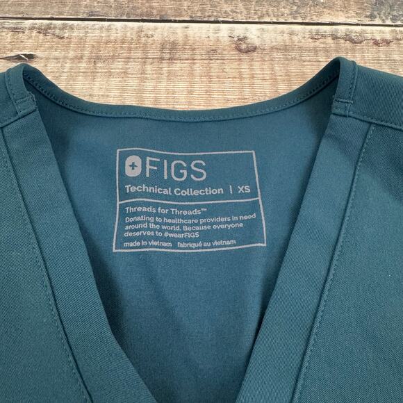 FIGS Catarina Scrub Top Womens XS Teal 1 Pocket Medical Short Sleeve V Neck a - Picture 3 of 6